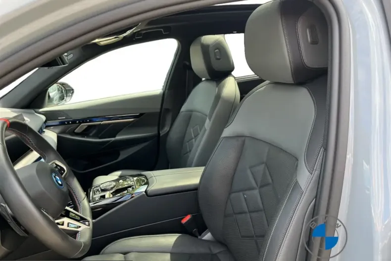 BMW i5 (Seria 5) din 2024 cu 52.045 km - oferta BMW225608 - foto 18