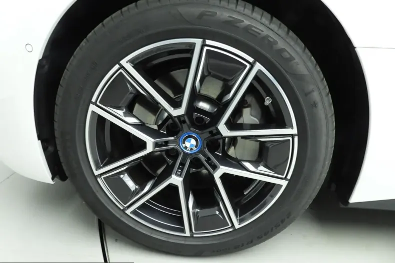 BMW i4 (Seria 4) din 2023 cu 114.000 km - oferta BMW225609 - foto 42