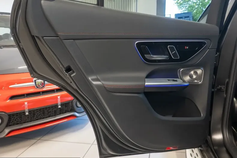 Mercedes-Benz GLC 43 AMG (Clasa GLC) din 2025 cu 11.039 km - oferta MER225640 - foto 24