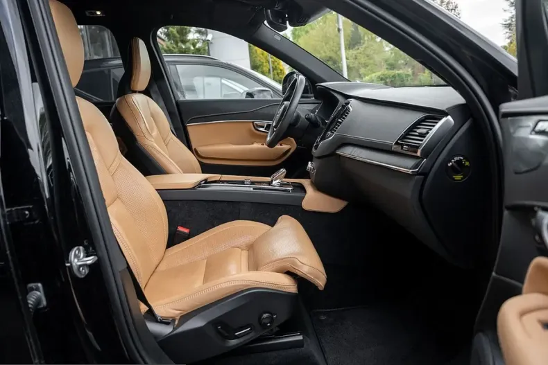Volvo XC90 din 2022 cu 62.500 km - oferta VOL225658 - foto 2