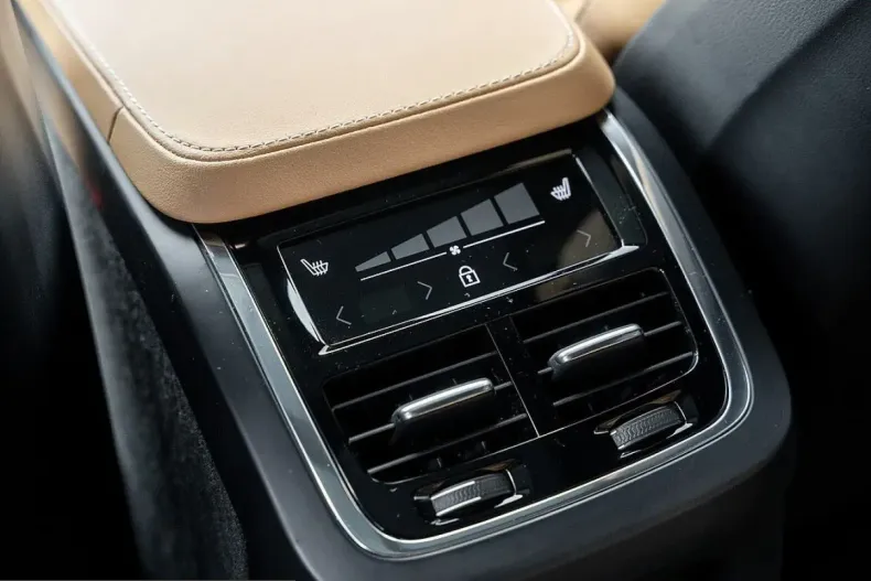 Volvo XC90 din 2022 cu 62.500 km - oferta VOL225658 - foto 8
