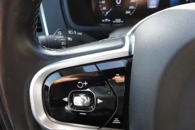 Volvo XC90 din 2022 cu 57.283 km - oferta VOL225661 - foto 20
