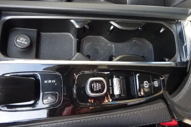 Volvo XC90 din 2022 cu 57.283 km - oferta VOL225661 - foto 25