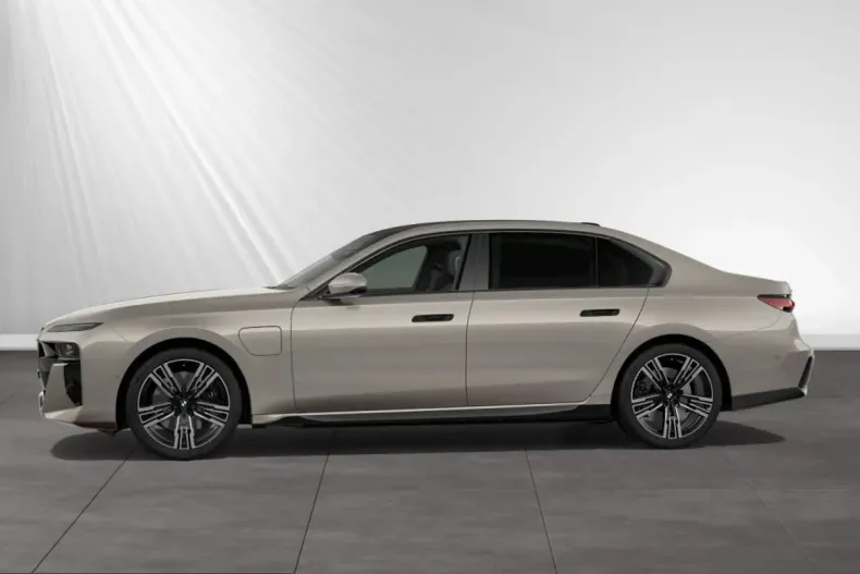 BMW 750 (Seria 7) din 2024 cu 58.101 km - oferta BMW225669 - foto 3