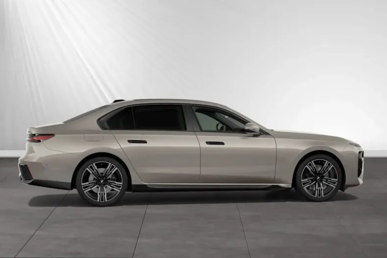 BMW 750 (Seria 7) din 2024 cu 58.101 km - oferta BMW225669 - foto 6