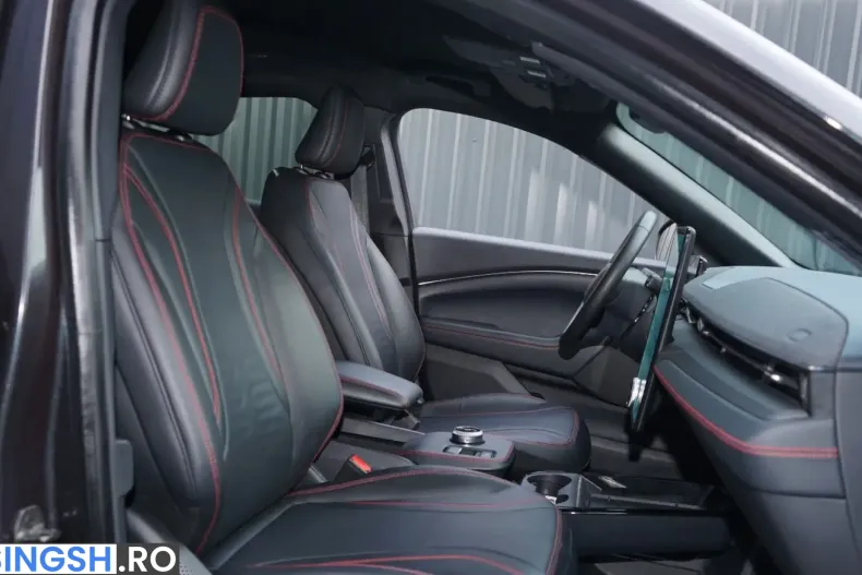 Ford Mustang Mach-E din 2022 cu 75.197 km - oferta FOR225673 - foto 7