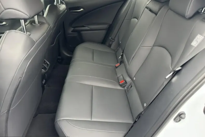 Lexus UX din 2023 cu 12.900 km - oferta LEX225676 - foto 16