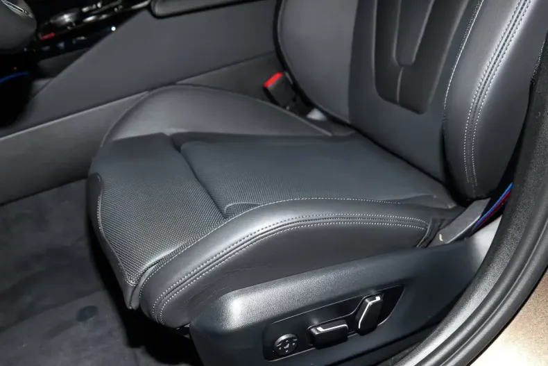 BMW M5 (Seria 5) din 2026 cu 2.500 km - oferta BMW225679 - foto 16