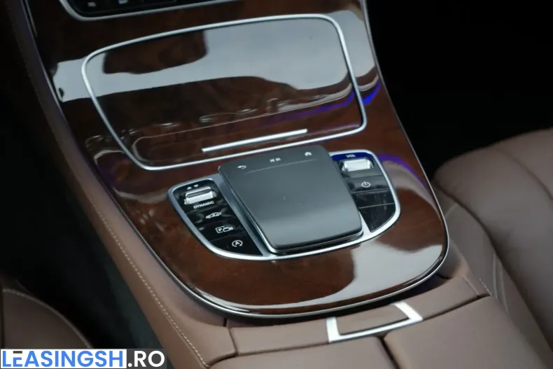 Mercedes-Benz E 400 (Clasa E) din 2023 cu 100.000 km - oferta MER225683 - foto 18