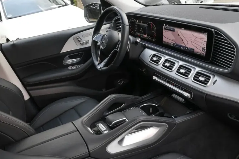 Mercedes-Benz GLE 400 (Clasa GLE) din 2024 cu 23.143 km - oferta MER225698 - foto 3