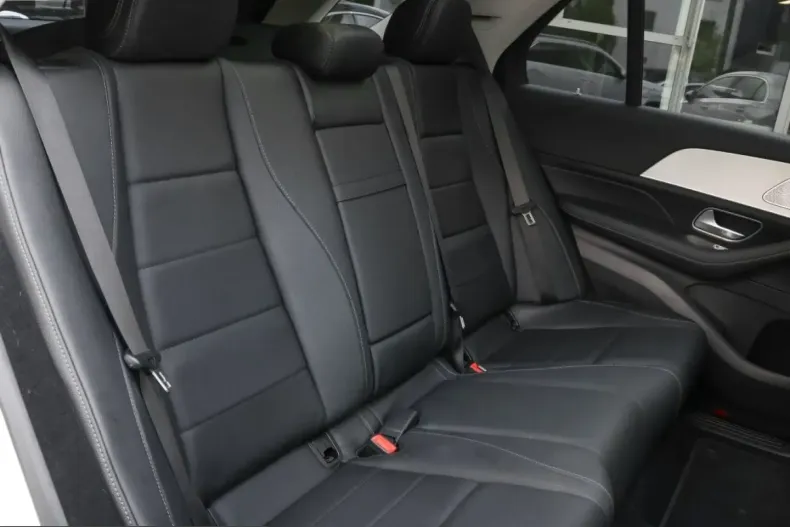 Mercedes-Benz GLE 400 (Clasa GLE) din 2024 cu 23.143 km - oferta MER225698 - foto 6