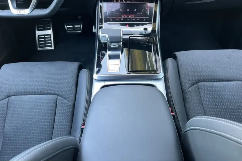 Audi Q8 din 2025 cu 21.840 km - oferta AUD225732 - foto 8