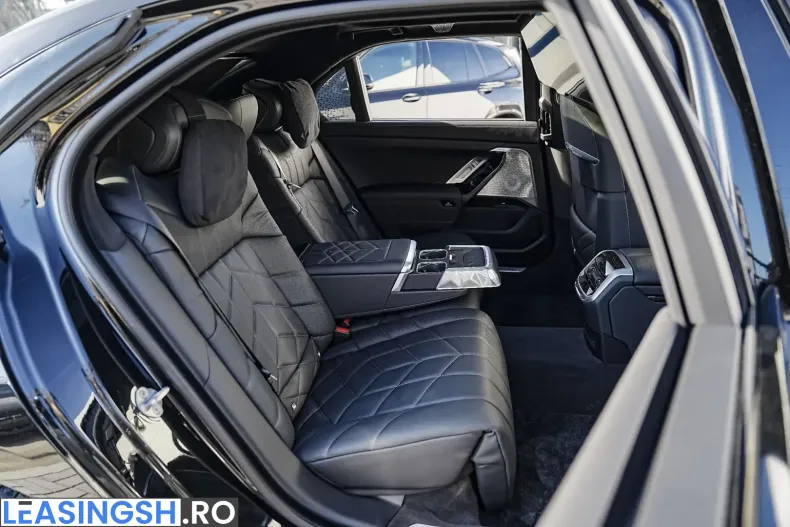 BMW 750e (Seria 7) din 2024 cu 7.700 km - oferta BMW225751 - foto 16