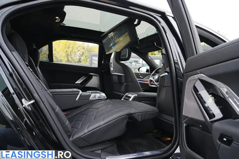 BMW 750e (Seria 7) din 2024 cu 5.651 km - oferta BMW225757 - foto 20