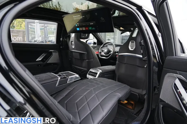 BMW 750e (Seria 7) din 2024 cu 5.651 km - oferta BMW225757 - foto 24