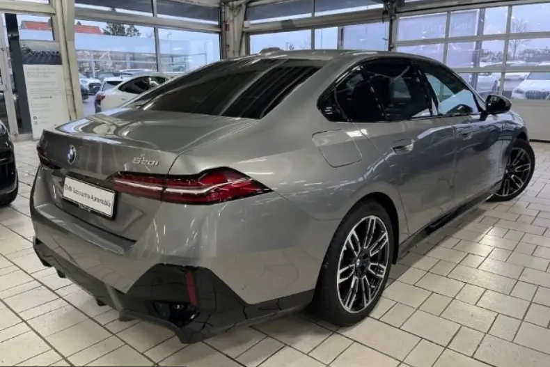 BMW 520 (Seria 5) din 2025 cu 25.268 km - oferta BMW225762 - foto 2