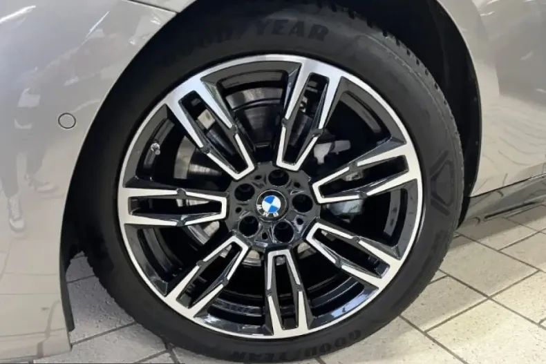 BMW 520 (Seria 5) din 2025 cu 25.268 km - oferta BMW225762 - foto 4