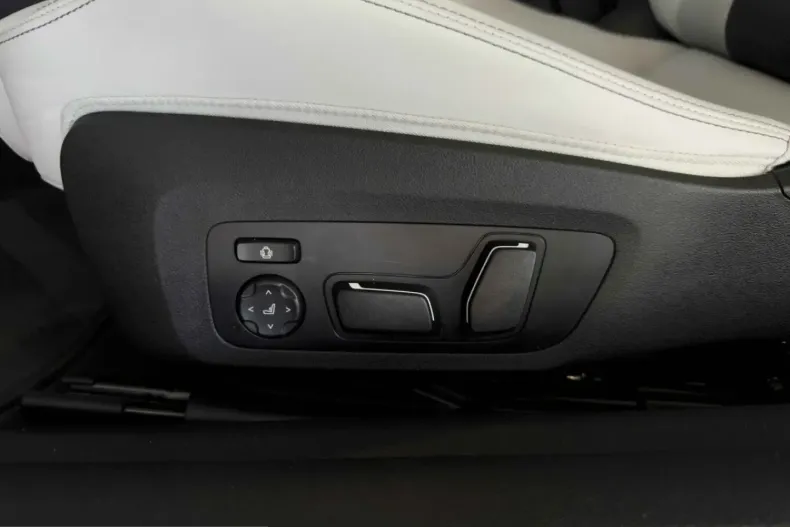 BMW M4 (Seria 4) din 2024 cu 17.186 km - oferta BMW225817 - foto 14