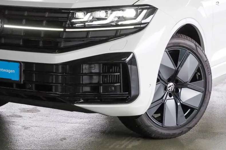 Volkswagen Touareg din 2024 cu 16.020 km - oferta VOL225821 - foto 3