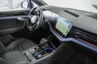 Volkswagen Touareg din 2024 cu 16.020 km - oferta VOL225821 - foto 5