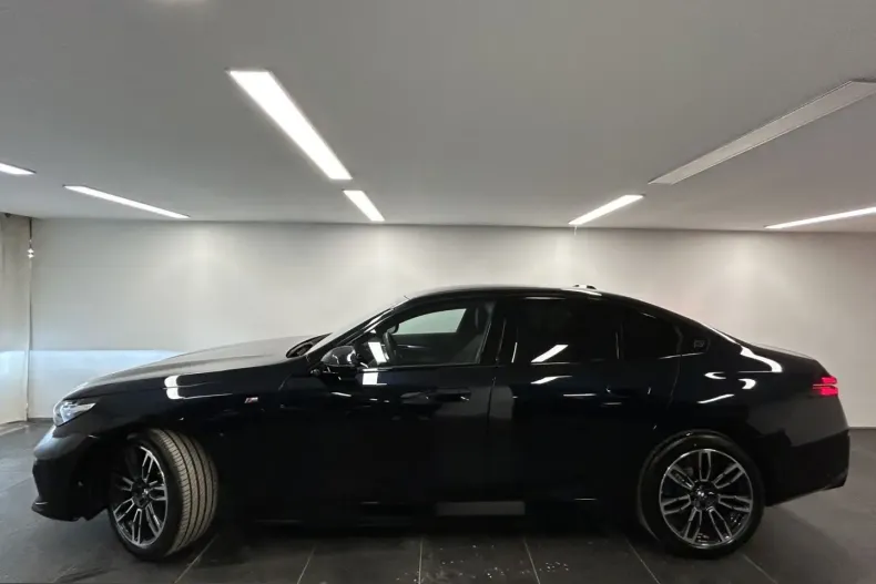 BMW 550 (Seria 5) din 2025 cu 22.112 km - oferta BMW225823 - foto 2