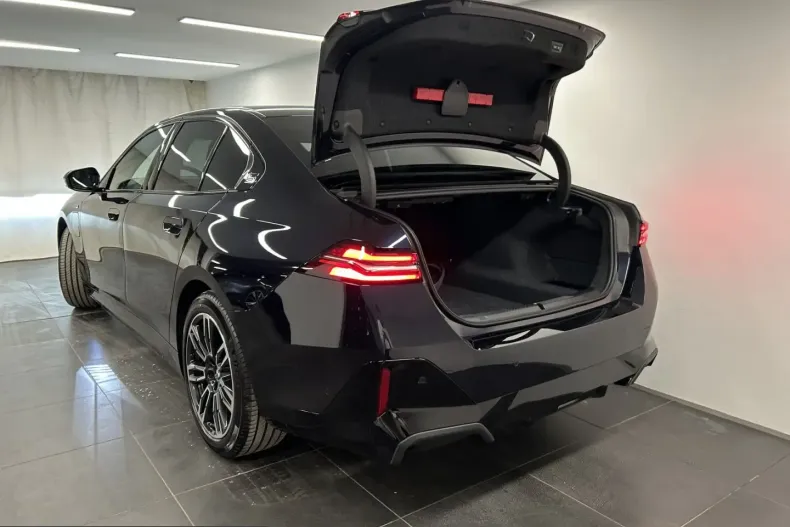 BMW 550 (Seria 5) din 2025 cu 22.112 km - oferta BMW225823 - foto 12