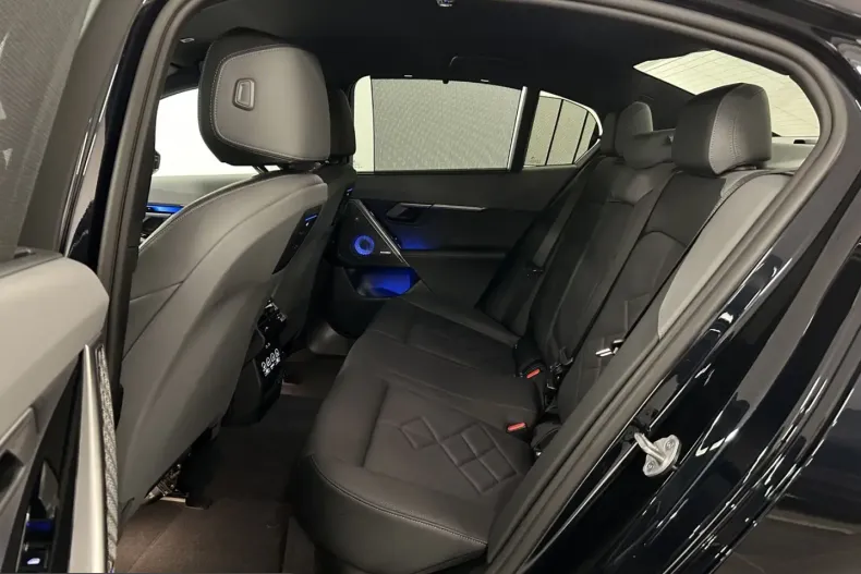 BMW 550 (Seria 5) din 2025 cu 22.112 km - oferta BMW225823 - foto 18