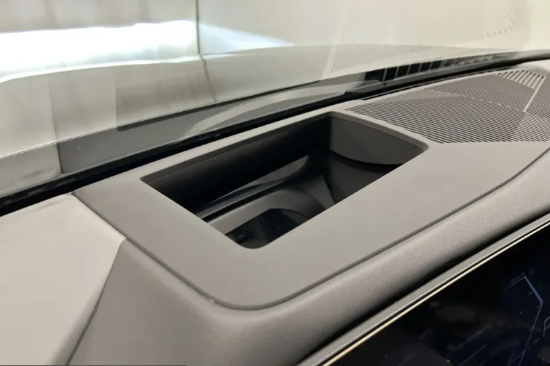 BMW 550 (Seria 5) din 2025 cu 22.112 km - oferta BMW225823 - foto 37