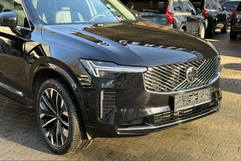 Volvo XC90 din 2025 cu 22.006 km - oferta VOL225826 - foto 3