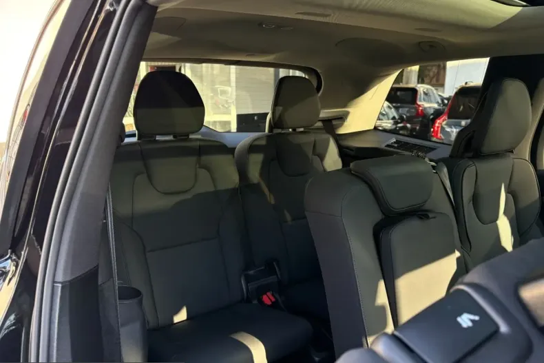 Volvo XC90 din 2025 cu 22.006 km - oferta VOL225826 - foto 15