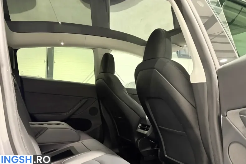Tesla Model Y din 2022 cu 44.191 km - oferta TES225837 - foto 30