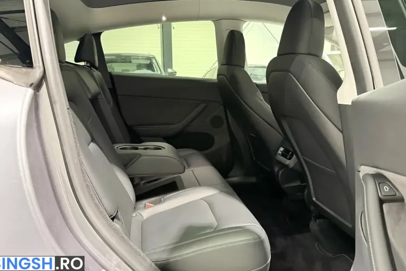 Tesla Model Y din 2022 cu 44.191 km - oferta TES225837 - foto 31