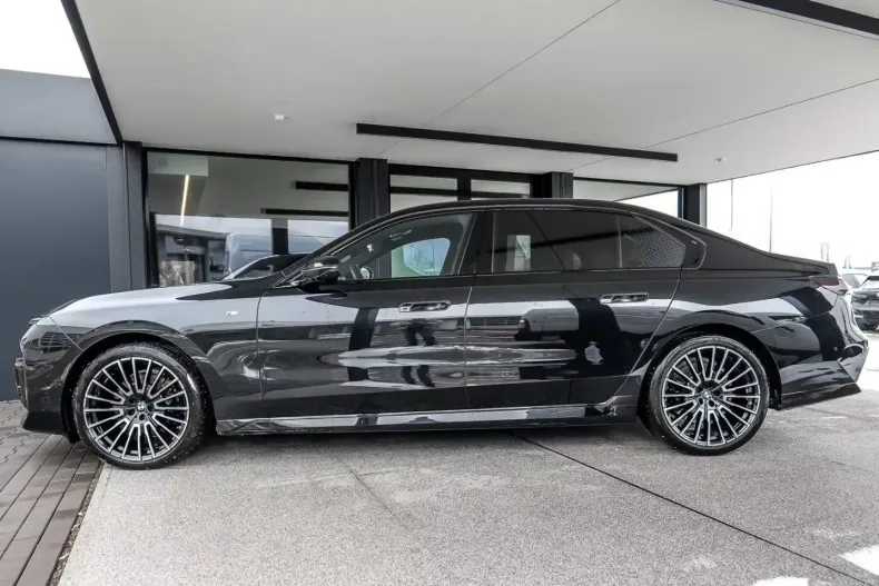 BMW 740 (Seria 7) din 2025 cu 21.430 km - oferta BMW225838 - foto 3