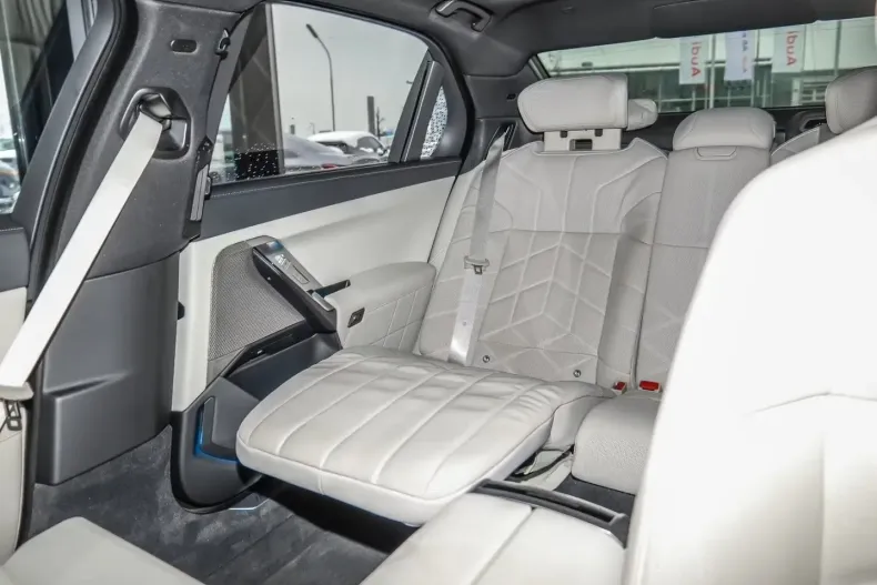 BMW 740 (Seria 7) din 2025 cu 21.430 km - oferta BMW225838 - foto 20