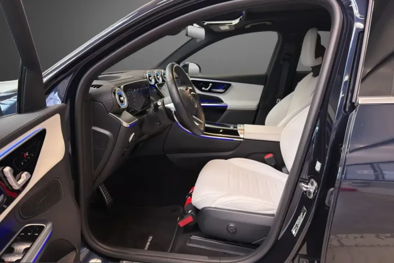 Mercedes-Benz GLC 300 (Clasa GLC) din 2023 cu 13.790 km - oferta MER225839 - foto 2