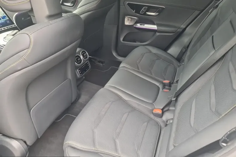 Mercedes-Benz GLC 43 AMG (Clasa GLC) din 2025 cu 4.481 km - oferta MER225843 - foto 9