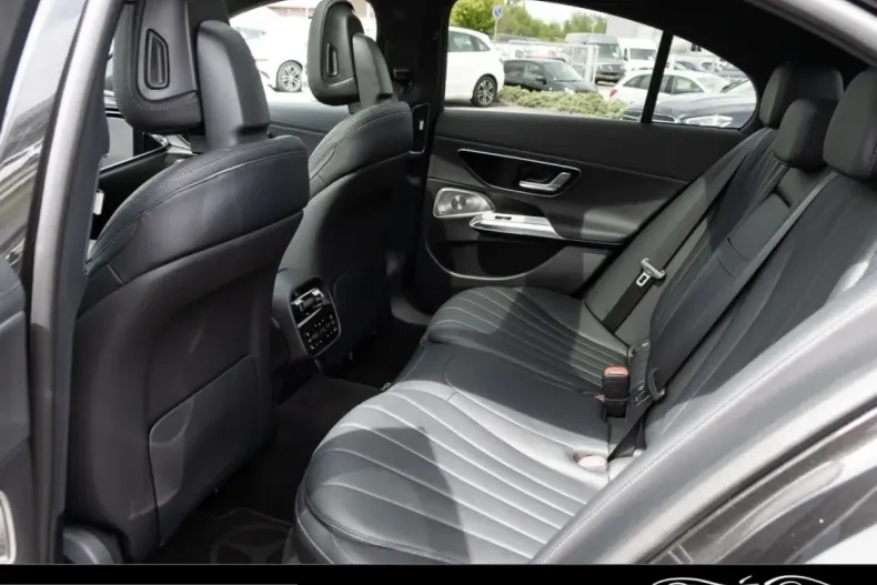 Mercedes-Benz E 220 (Clasa E) din 2025 cu 25.900 km - oferta MER225847 - foto 10