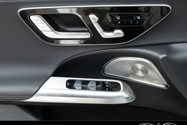 Mercedes-Benz E 220 (Clasa E) din 2025 cu 25.900 km - oferta MER225847 - foto 17
