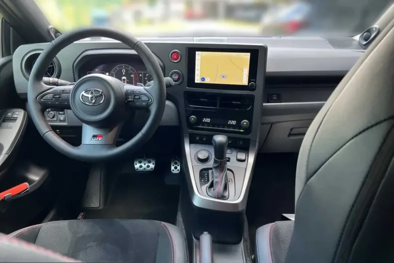Toyota Yaris din 2025 cu 3.500 km - oferta TOY225889 - foto 8