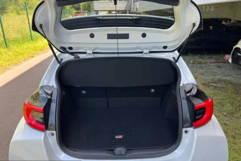 Toyota Yaris din 2025 cu 3.500 km - oferta TOY225889 - foto 10