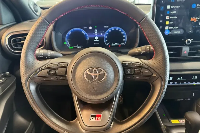 Toyota Yaris din 2025 cu 11.510 km - oferta TOY225890 - foto 12