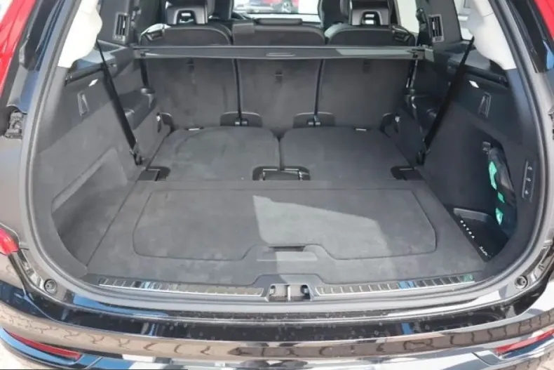 Volvo XC90 din 2024 cu 5.000 km - oferta VOL225891 - foto 9