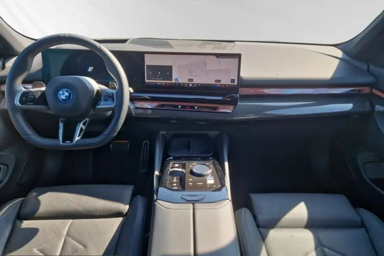 BMW 550 (Seria 5) din 2024 cu 32.350 km - oferta BMW225892 - foto 8