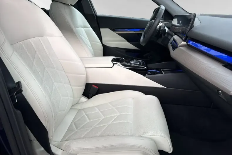 BMW 550 (Seria 5) din 2024 cu 23.491 km - oferta BMW225894 - foto 7