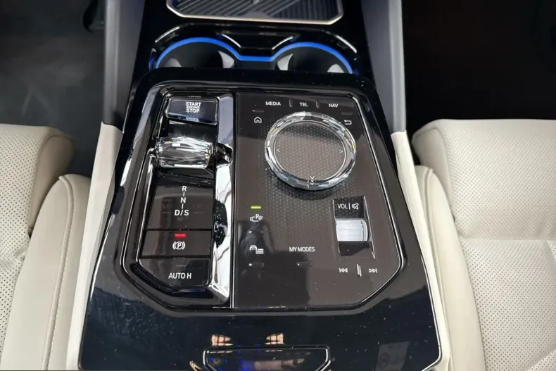 BMW 550 (Seria 5) din 2024 cu 23.491 km - oferta BMW225894 - foto 10