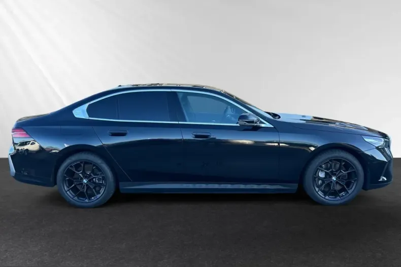 BMW 550 (Seria 5) din 2024 cu 29.340 km - oferta BMW225898 - foto 2