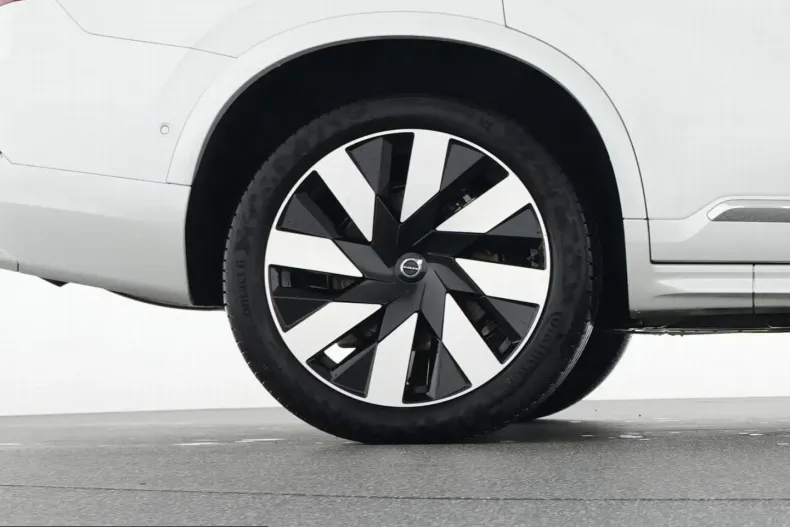 Volvo XC90 din 2024 cu 39.155 km - oferta VOL225900 - foto 23