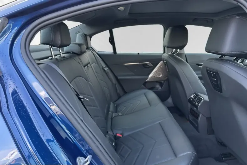 BMW 550 (Seria 5) din 2024 cu 17.790 km - oferta BMW225902 - foto 11