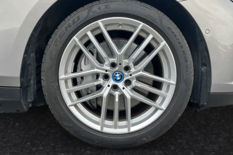 BMW 550 (Seria 5) din 2024 cu 23.730 km - oferta BMW225904 - foto 4
