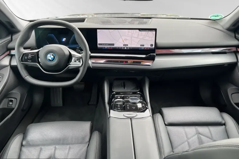 BMW 550 (Seria 5) din 2024 cu 23.730 km - oferta BMW225904 - foto 8